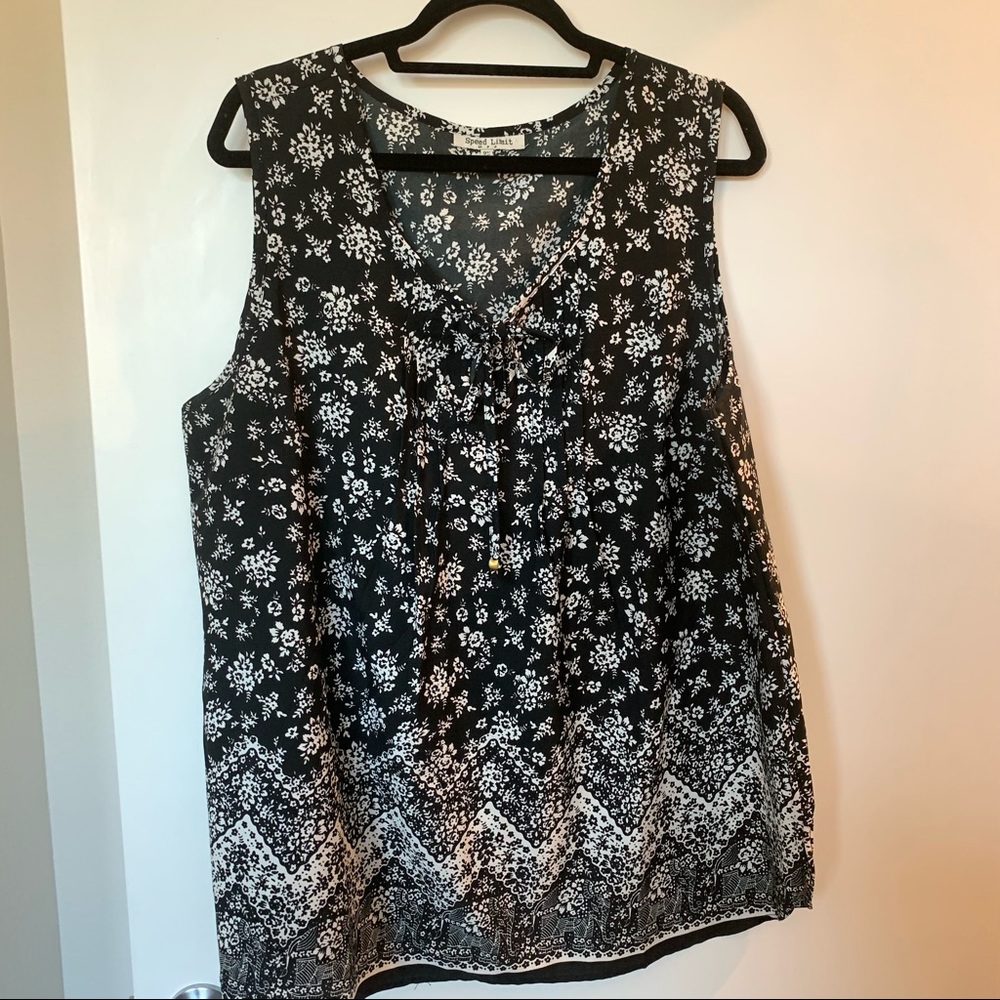 Womens Plus Size Speed Limit MPH Black & White Floral Tank Top 2X